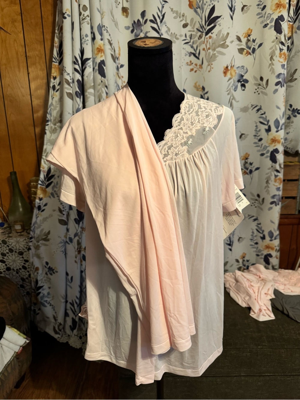 Delicate Light Pink Lace-Trim 4 Piece Ladies Pajama Set